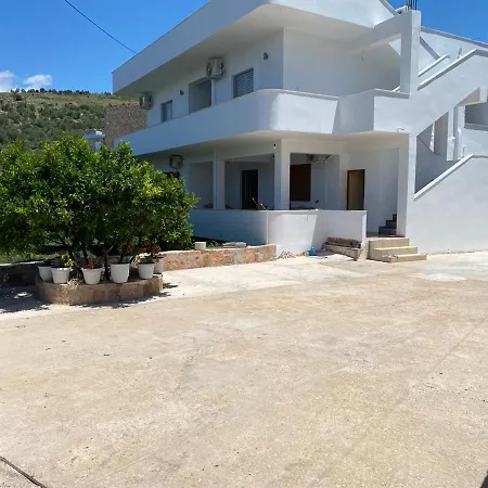 Violeta Yellow 1 Bedroom * Ksamil