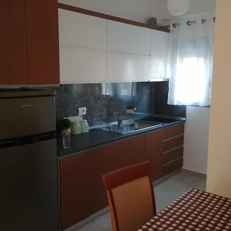 Violeta Yellow 1 Bedroom Apartment *