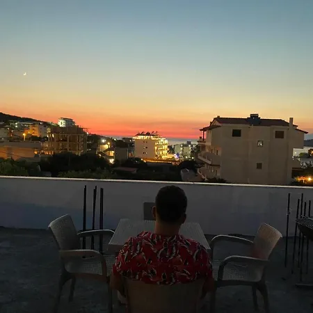 Апартаменты Violeta Yellow 1 Bedroom Ксамил